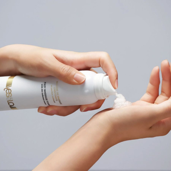 Mousse_massage_crepitante_fizzy_massage_foam_yesforlov.primary_52a1b33e-2363-4624-9d84-29a48655d064_result