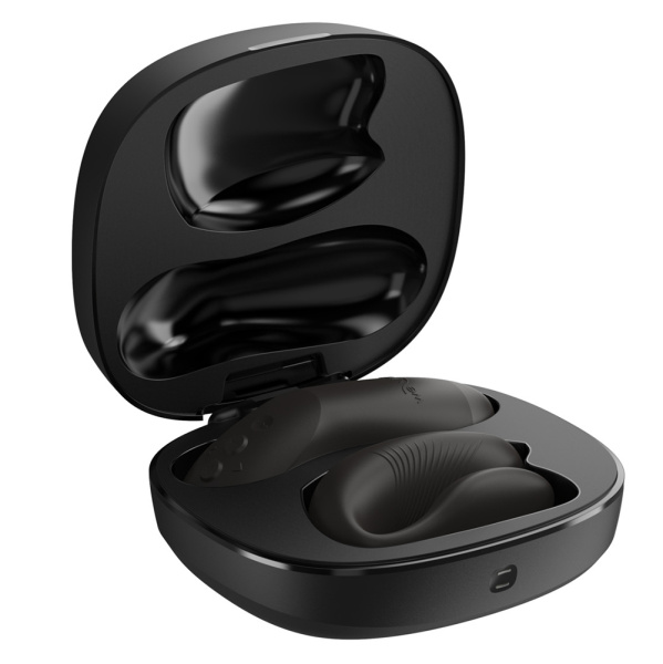 WV_Chorus Pro_case-opened_persp_Satin Black_4000x2499
